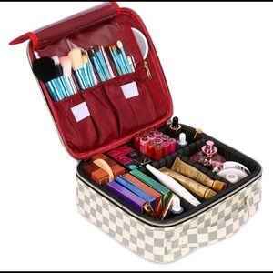 The Anistyn Checkered Makeup Case~Cream